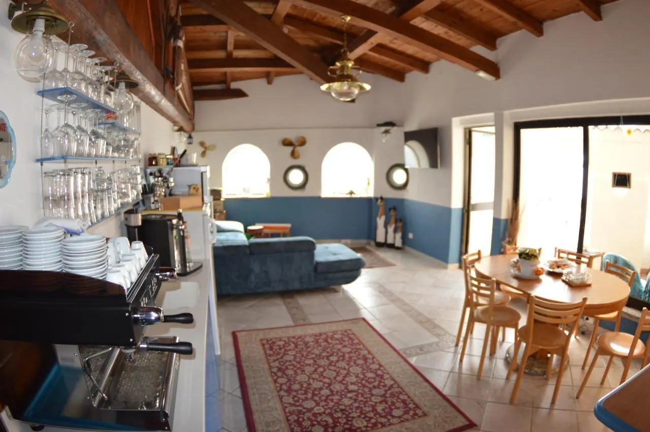 Residence Villa Miky アルベンガ アパートホテル