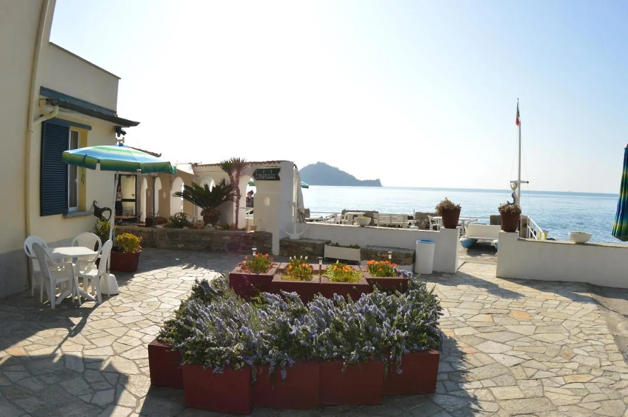 Residence Villa Miky アルベンガ